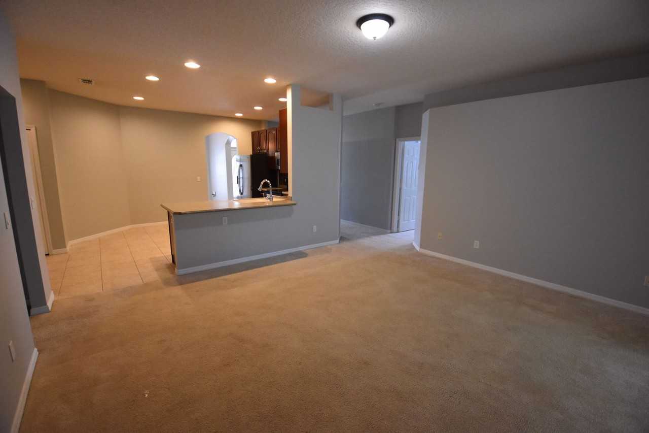 3625 Liberty Hill Dr - Photo 3 of 16