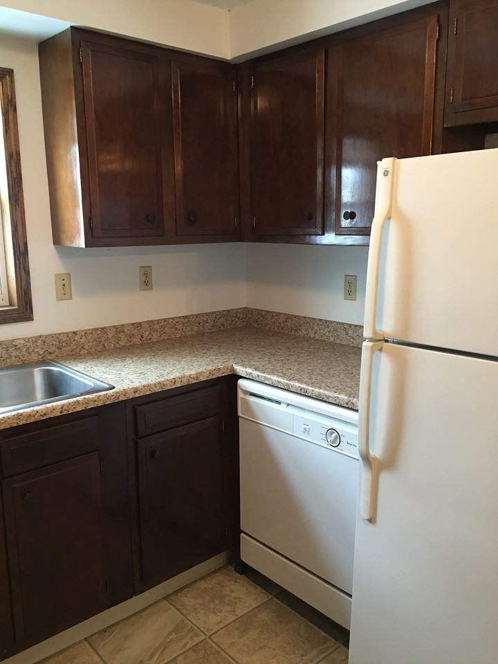 1676 9th St N - Photo 2 of 7