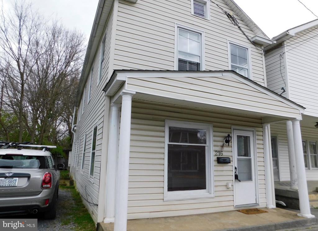 216 E Main St - Photo 3 of 46