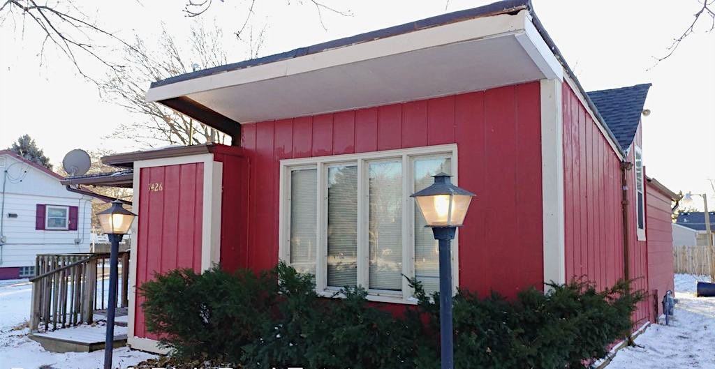 7426 Paul Bunyan Rd - Photo 2 of 13