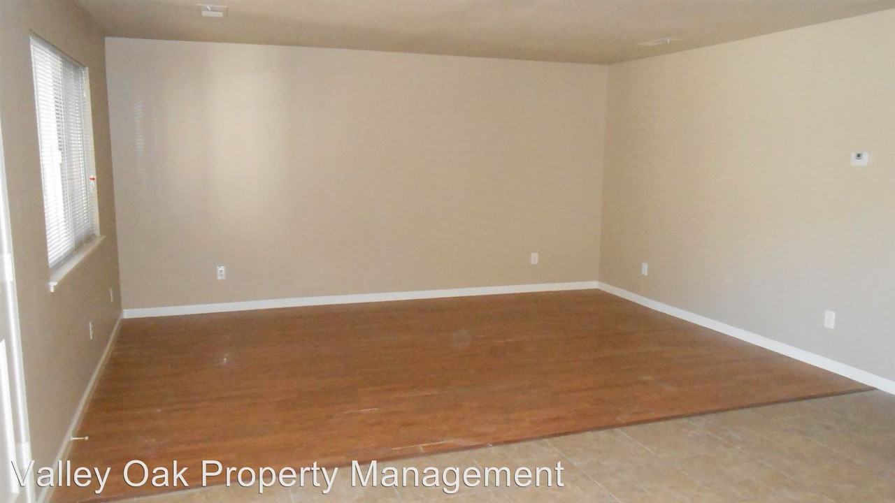 2432 Encina Ave - Photo 3 of 7