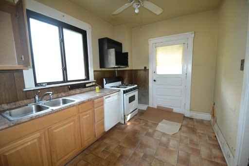 3858 Vine St - Photo 2 of 13