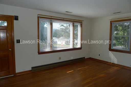 827 Marston St - Photo 3 of 13