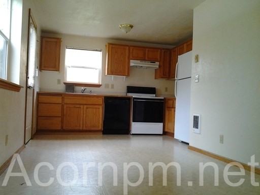 261 D St - Photo 2 of 9