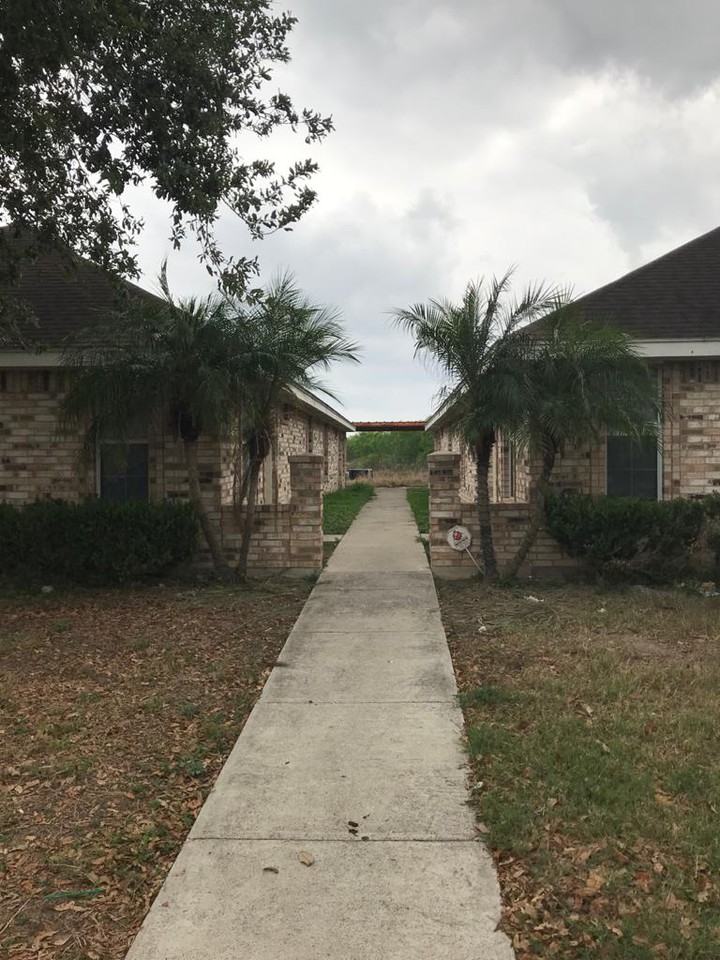 809 W Bronze Dr - Photo 2 of 17