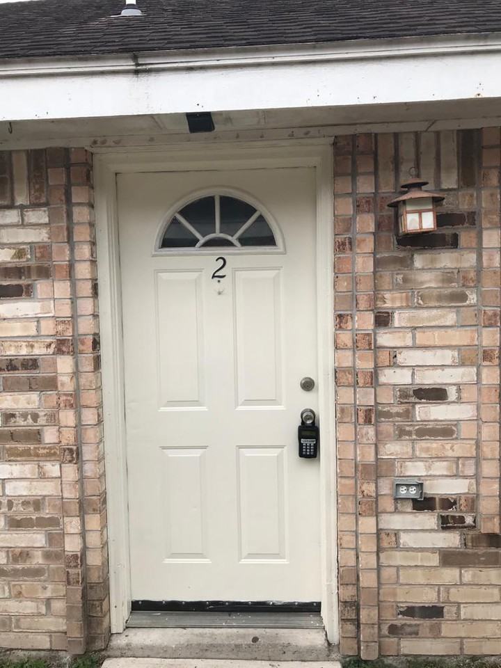 809 W Bronze Dr - Photo 3 of 17