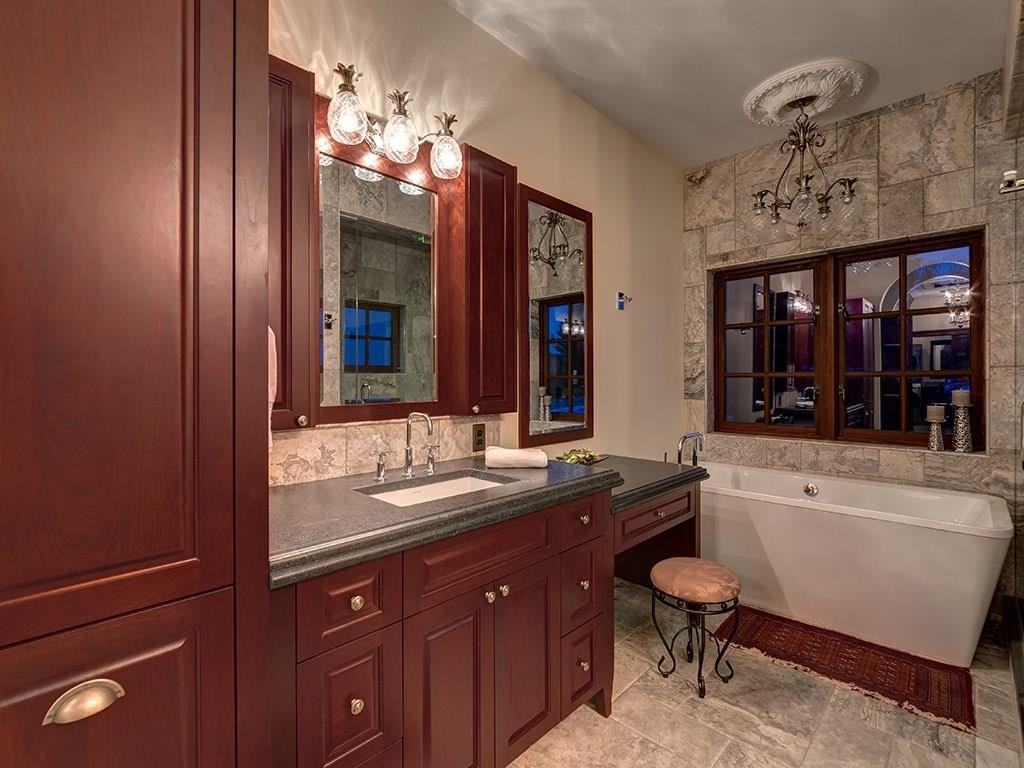 928 38 Ave Sw - Photo 3 of 50