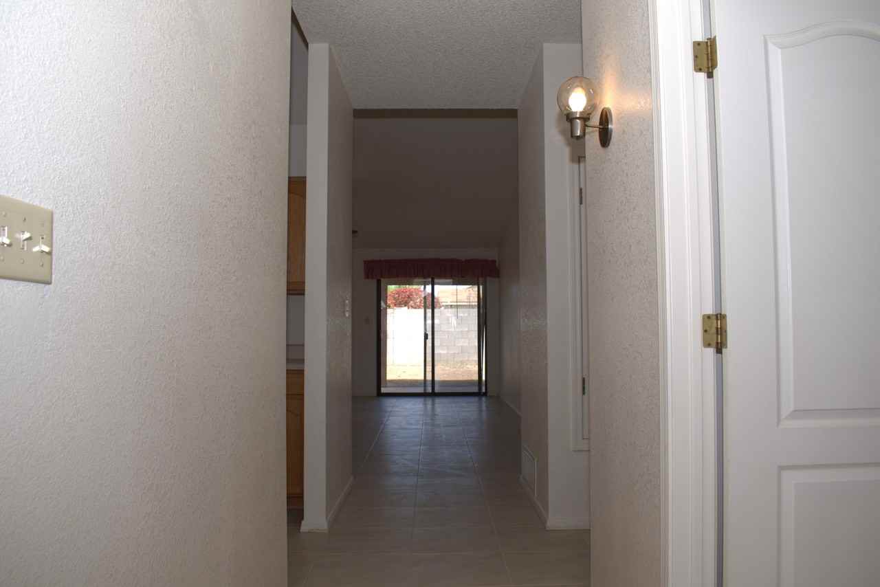 2719 Southridge - Photo 3 of 17