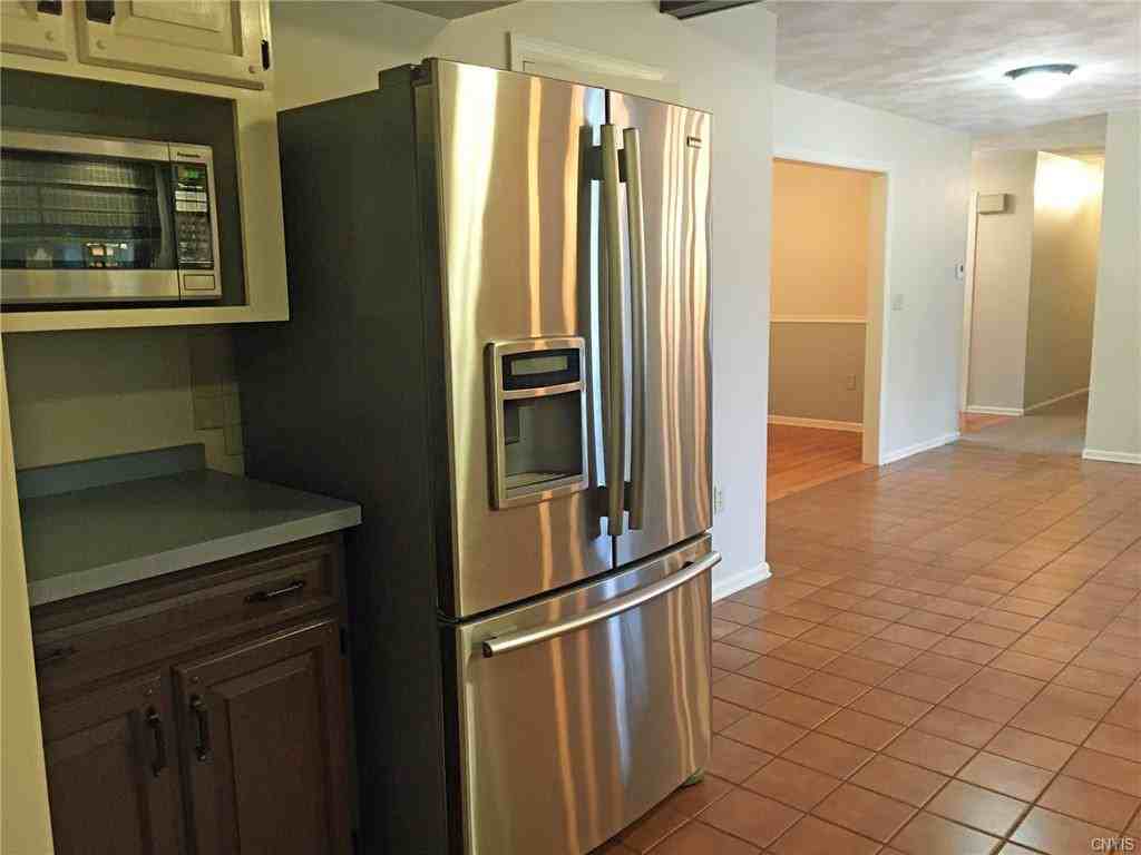 97 1/2 1/2 Sanger Avenue - Photo 3 of 17