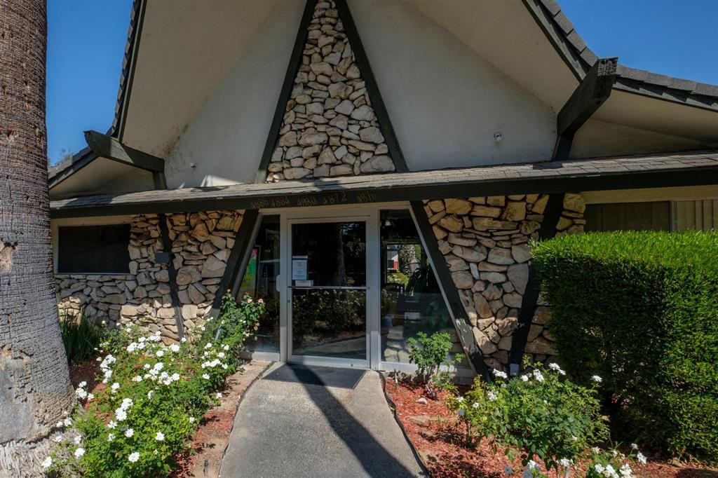 Reef Apartments - Photo 3 of 16