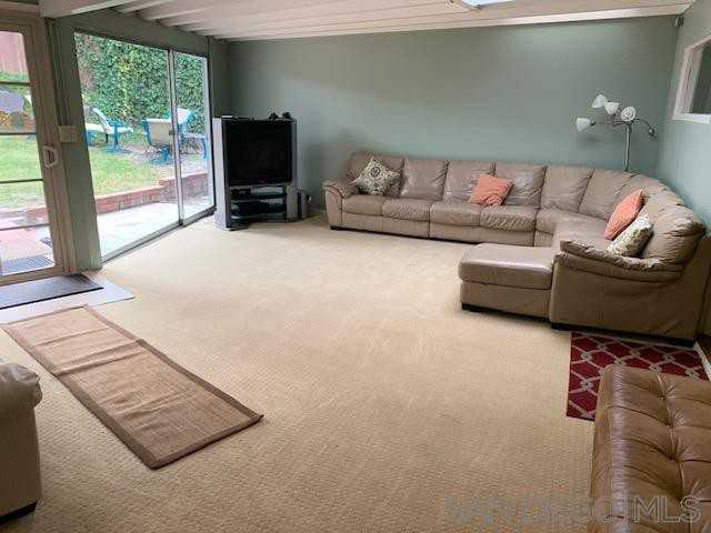 2139 Torrey Pines Rd - Photo 2 of 25