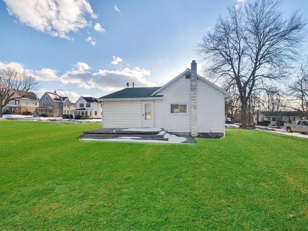 327 Elm Street - Photo 2 of 19