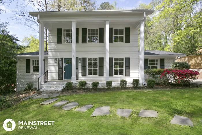 2670 Northside Drive Northwest - Photo 2 of 32