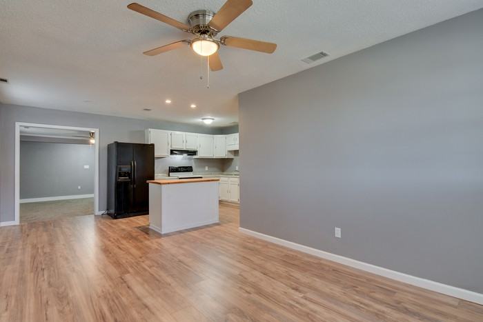 426 Kennebec Street - Photo 3 of 10