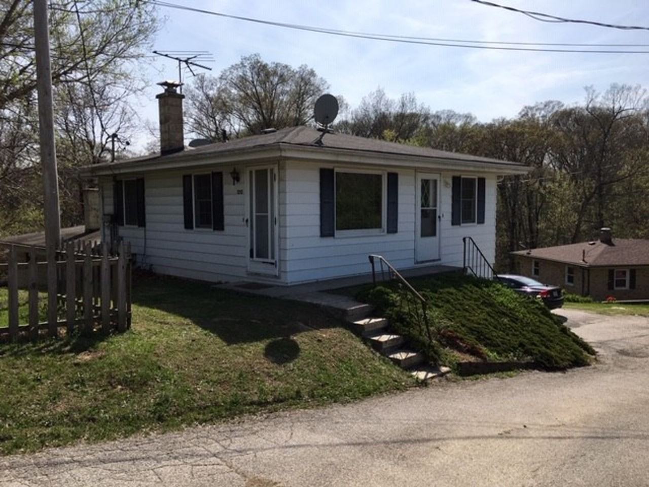 1212 Perry Place - Photo 3 of 7