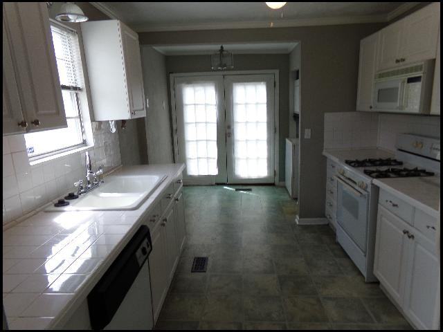 5919 Woodlawn Dr - Photo 6 of 10