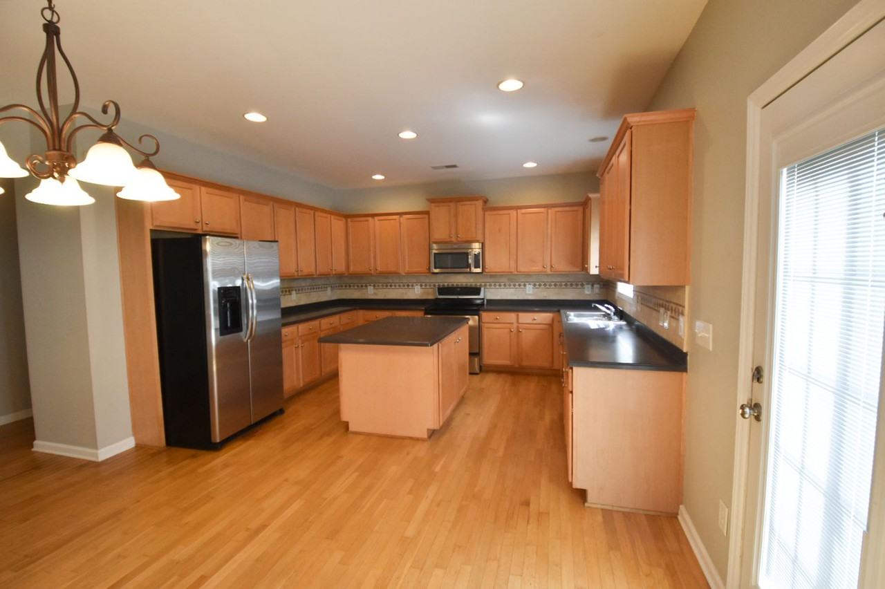 1573 Edenton St Nw - Photo 3 of 16