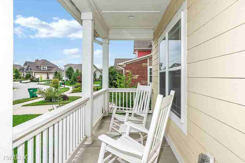 6727 Regents Park Drive - Photo 2 of 34