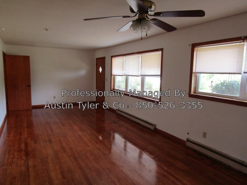 5684 Timberlane Rd - Photo 3 of 11