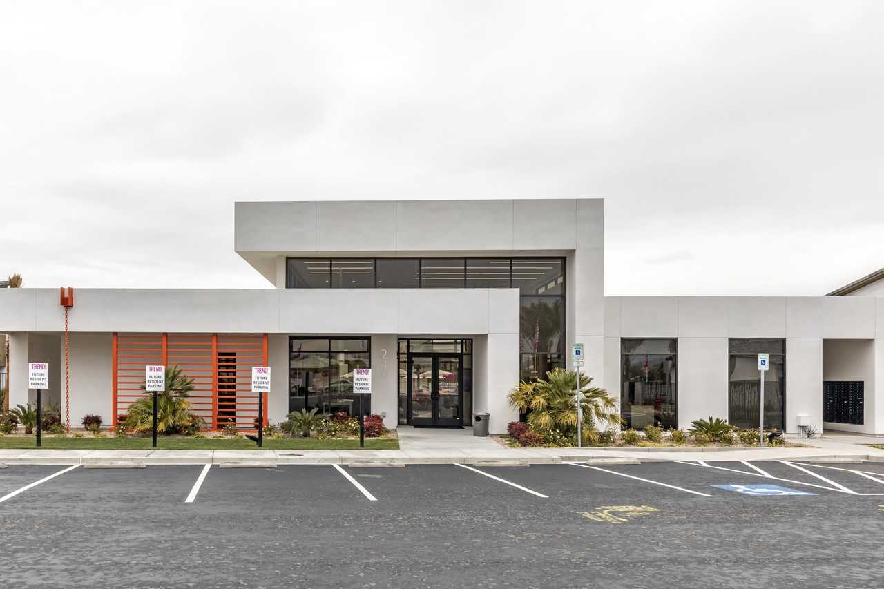 Trend! - Photo 2 of 28