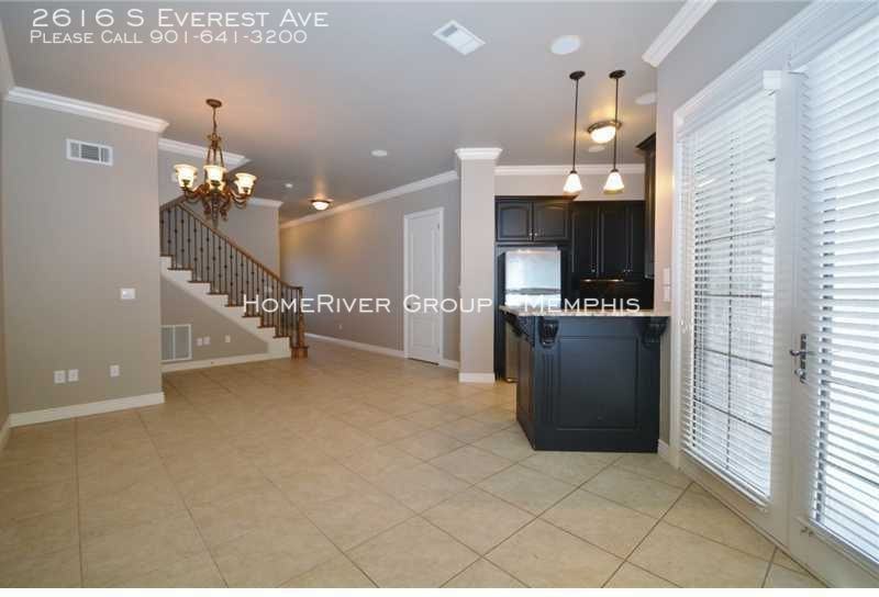 2616 S Everest Ave - Photo 3 of 22