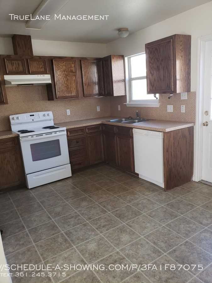 13129 Oglethorpe Dr - Photo 2 of 9