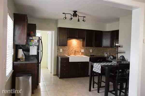 6420 Denton Rd - Photo 3 of 14