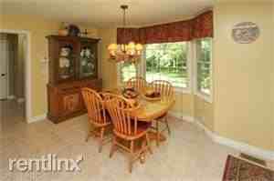 22930 Weather Vane Ct - Photo 3 of 10