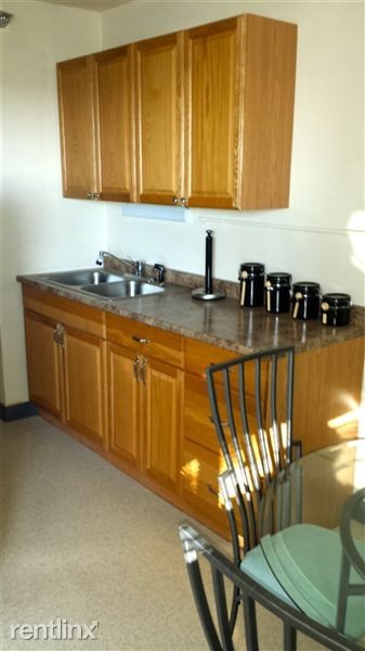 Lake Parc Place Apartments - Photo 3 of 7