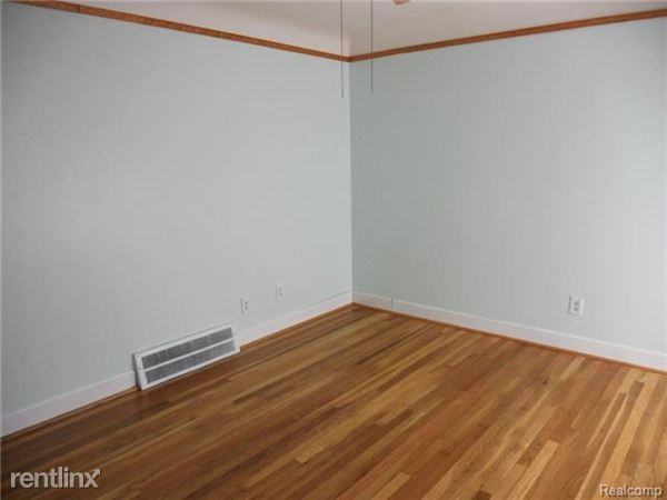 9688 Hubert Ave - Photo 3 of 13