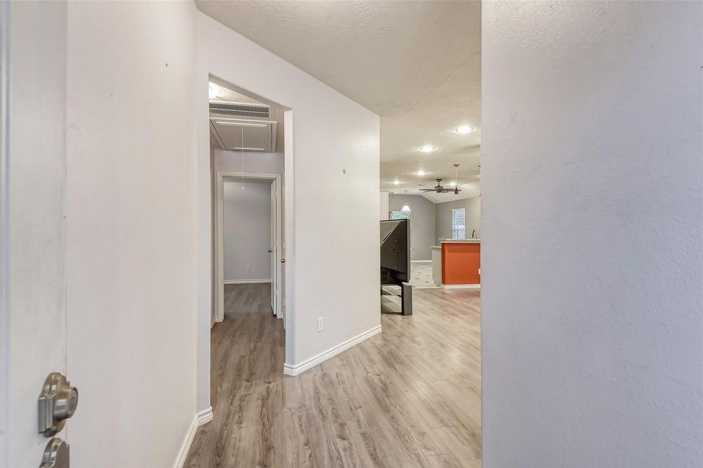 3 Thicket Grove Pl - Photo 3 of 26