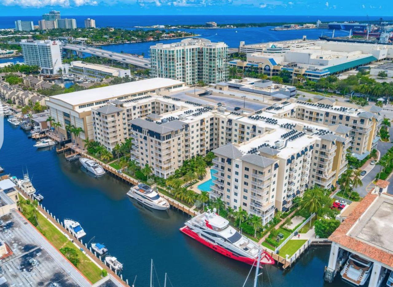 Eisenhower Blvd & SE 17th St, Fort Lauderdale, FL 33316 Studio