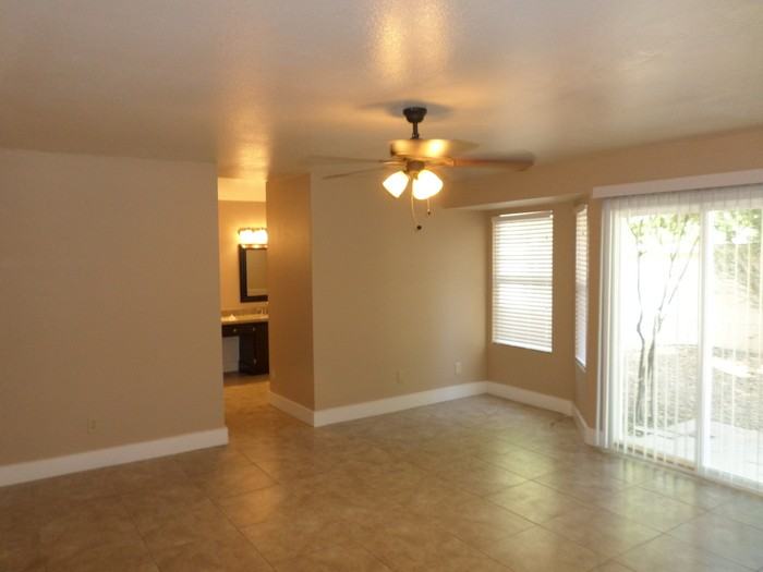1814 East Oak Harbor Drive - Photo 3 of 11