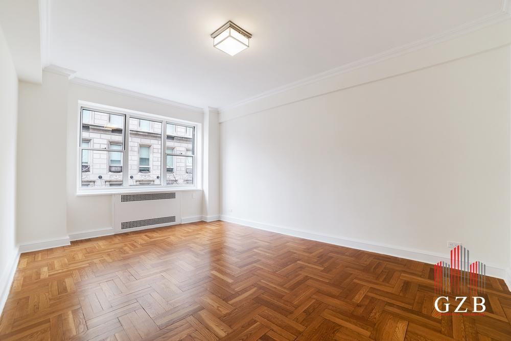 E 55th St #15J - Photo 5 of 7