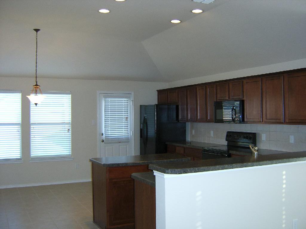 3235 Guadaloupe - Photo 3 of 11