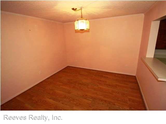 6028 Sussex Dr - Photo 2 of 12