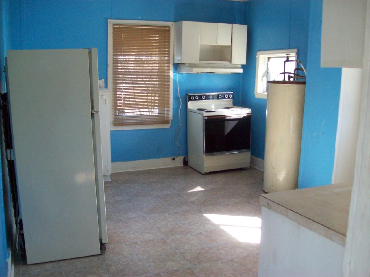 48 Jackson St - Photo 3 of 6