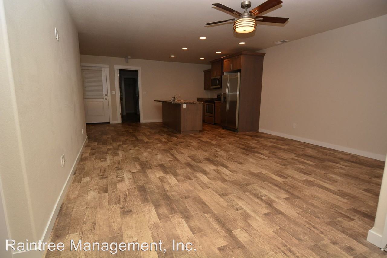 1123 & 1125 NE Grandview Dr - Photo 2 of 7