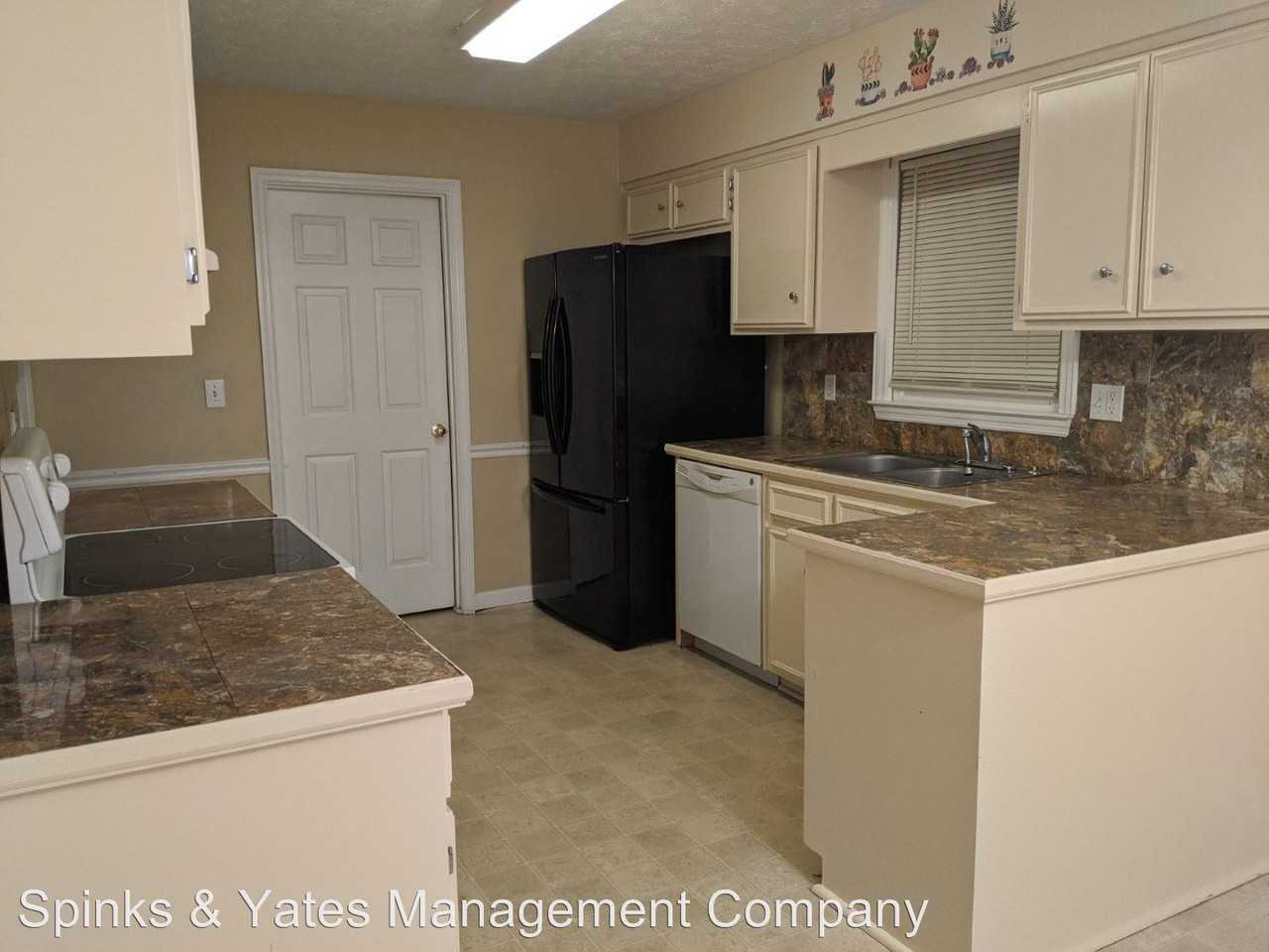 100 Huntington Dr - Photo 3 of 7