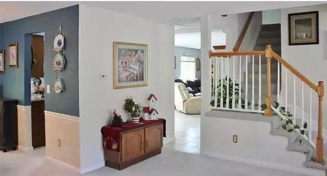 10870 Stuart Circle - Photo 3 of 10