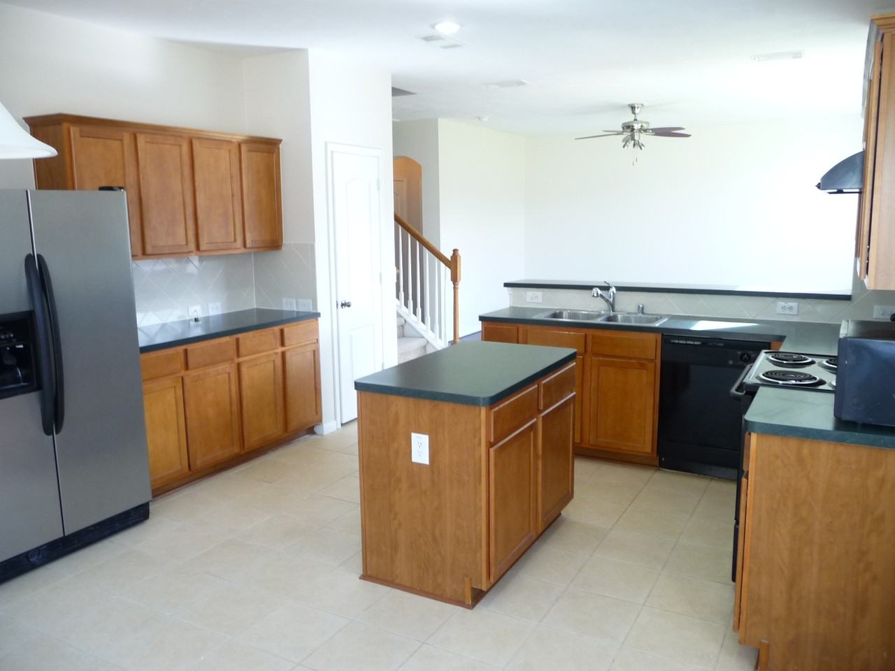 19107 Spring Meadows Ln - Photo 3 of 13