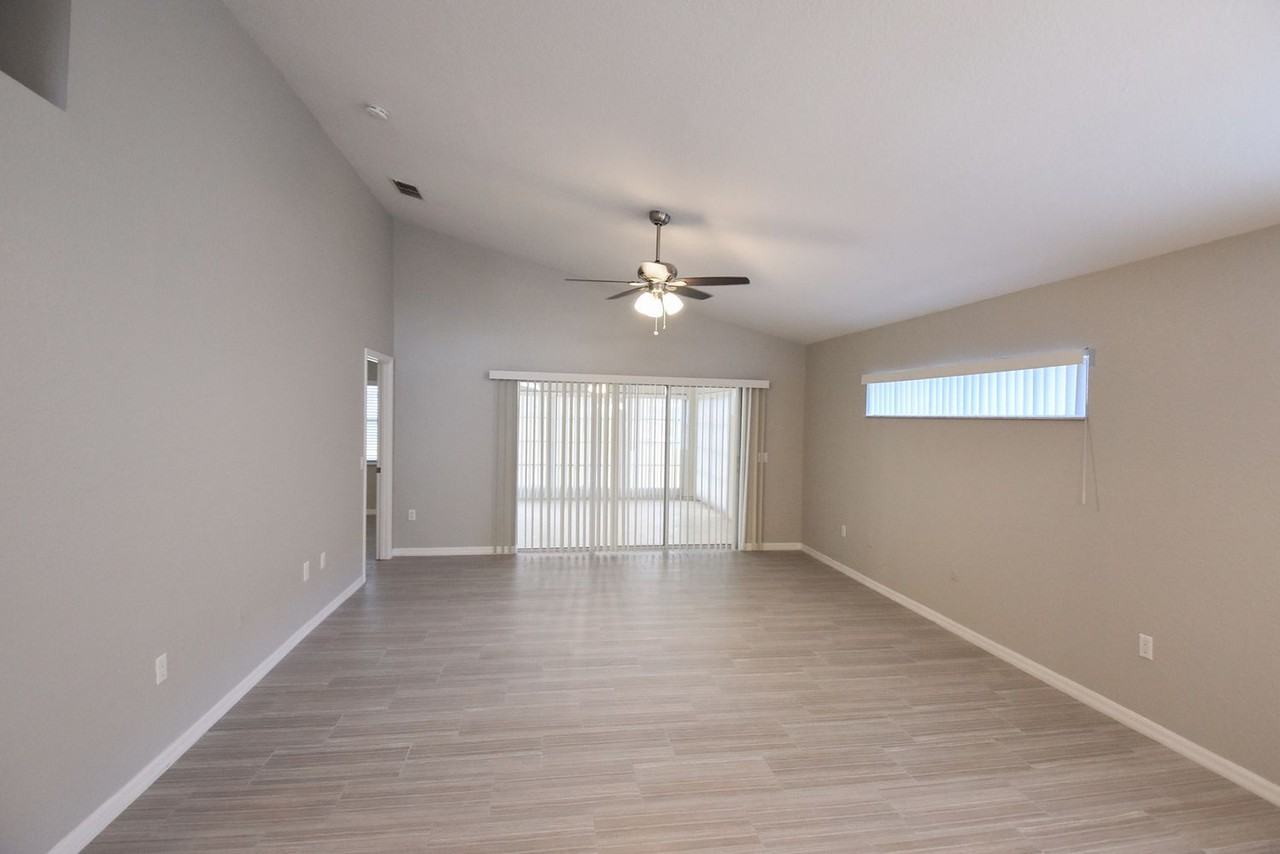 6963 Starmount Dr - Photo 3 of 14