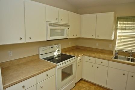 5142 Rogers Ave - Photo 2 of 12