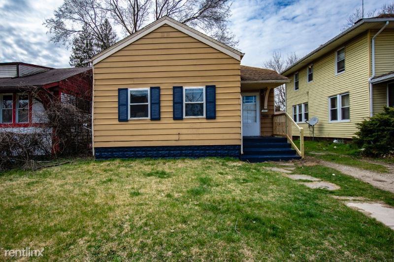 1015 Diamond Ave - Photo 3 of 18