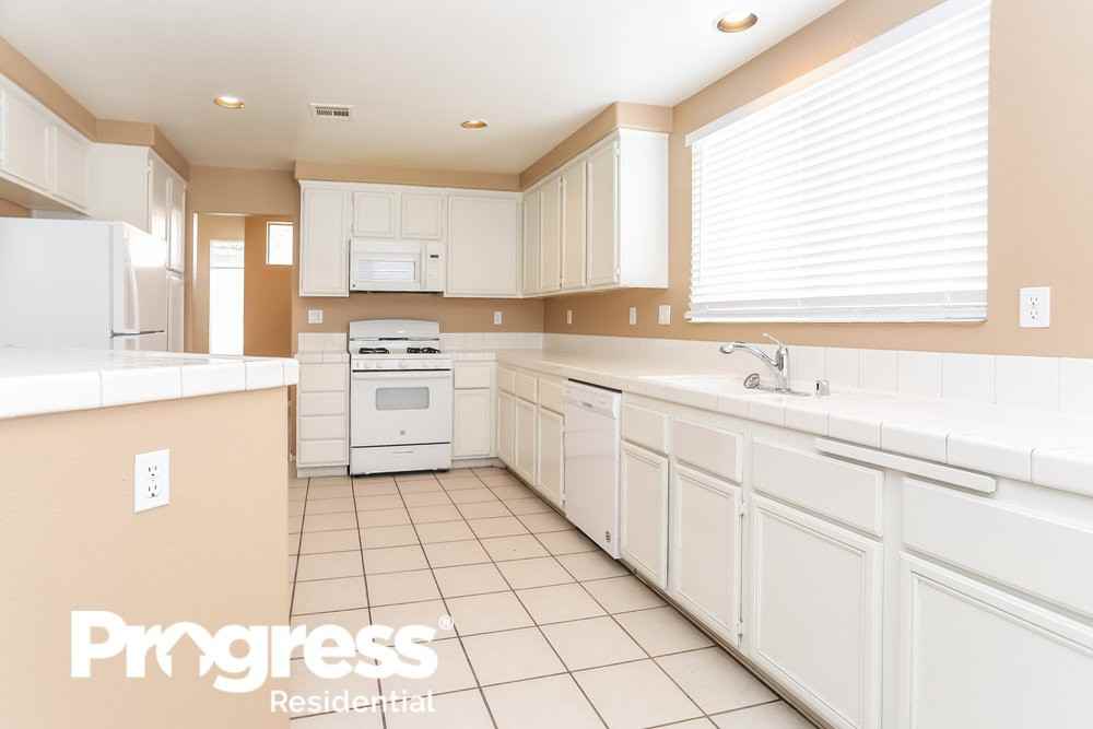 1718 Rushing River Rd - Photo 7 of 17