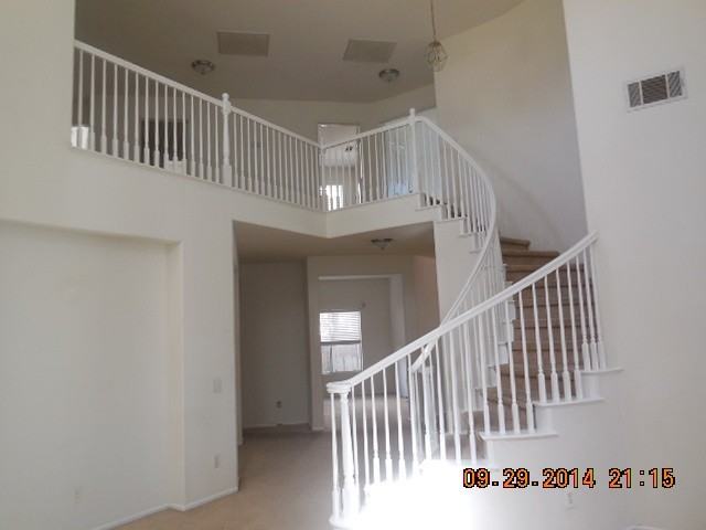 1055 Trailview Ln - Photo 3 of 10