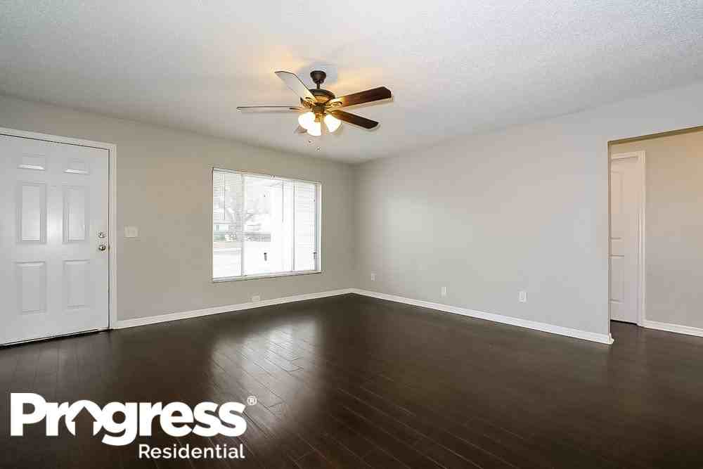 303 Silver Hill Dr - Photo 3 of 14