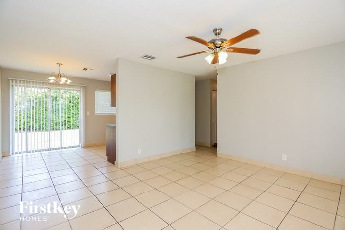 6871 Southwest 18th Street - Photo 3 of 15