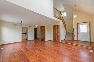 562 Heritage - Photo 2 of 8