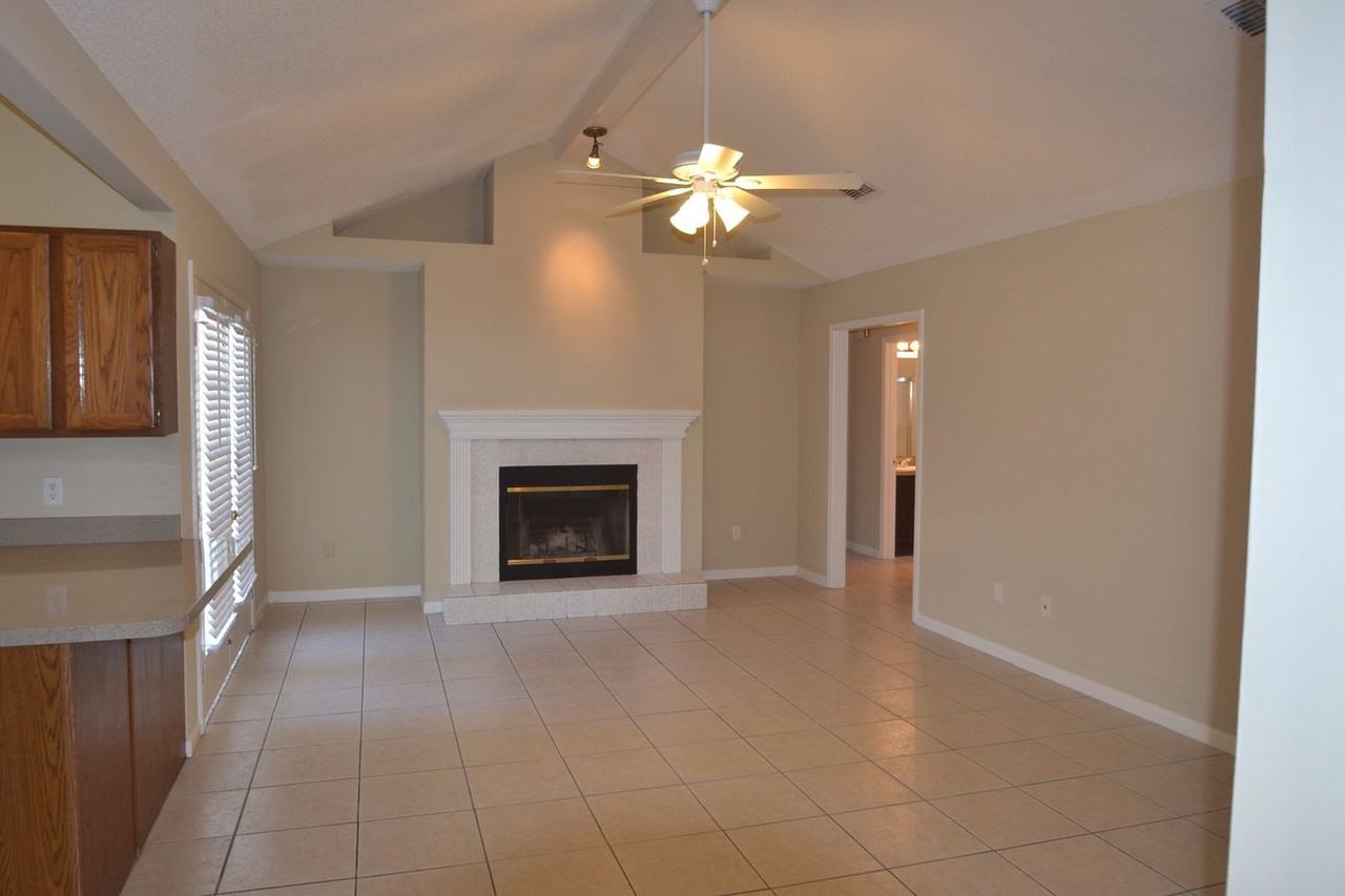 10299 Ripple Rush Dr W - Photo 3 of 10